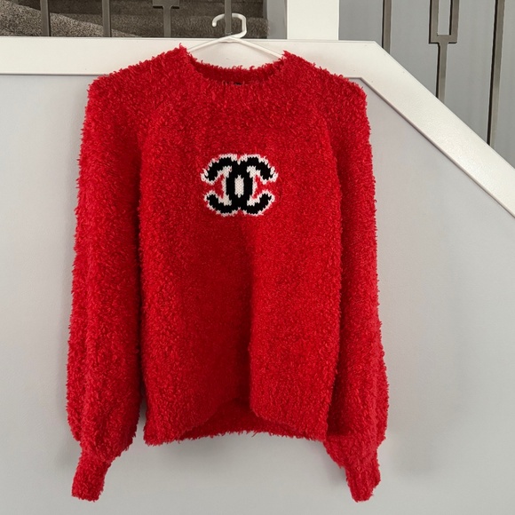 Chanel sweater - Picture 1 of 7